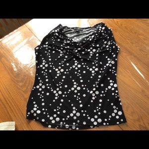 International Inc Company sleeveless top with a droopy collar size L